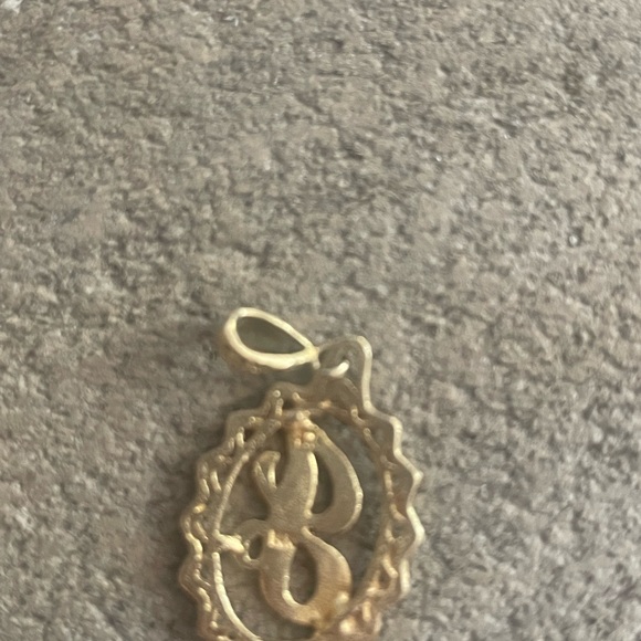 14 karat gold, J pendant - Picture 2 of 2
